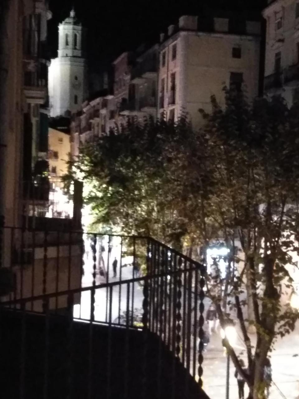 Onyar Apartments Rambla De La Llibertat 27 ชีโรนา ภายนอก รูปภาพ