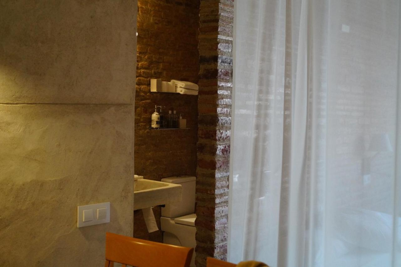 Onyar Apartments Rambla De La Llibertat 27 ชีโรนา ภายนอก รูปภาพ