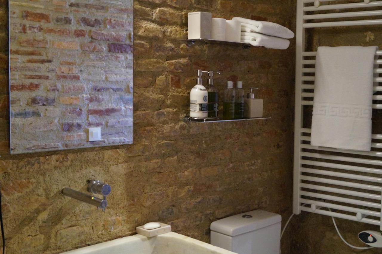 Onyar Apartments Rambla De La Llibertat 27 ชีโรนา ภายนอก รูปภาพ